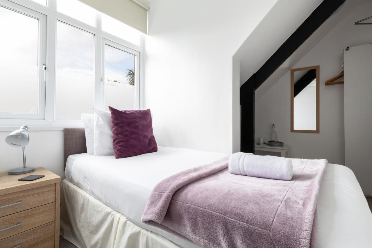 Oasis House 호텔 팰머스 외부 사진
