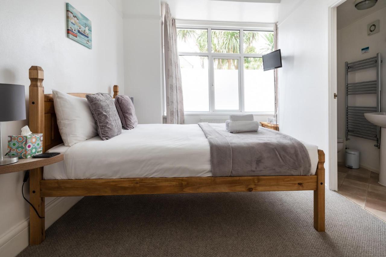 Oasis House 호텔 팰머스 외부 사진